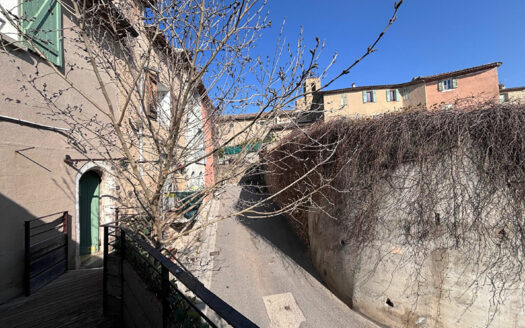 POURRIERES – maison/villa 3 pieces