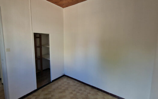PUYLOUBIER – appartement 3 pieces